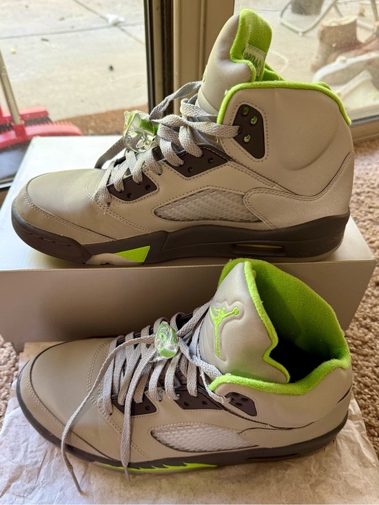 Air Jordan 5 Retro High-Top Sneakers in Grey and Lime Green main image 6